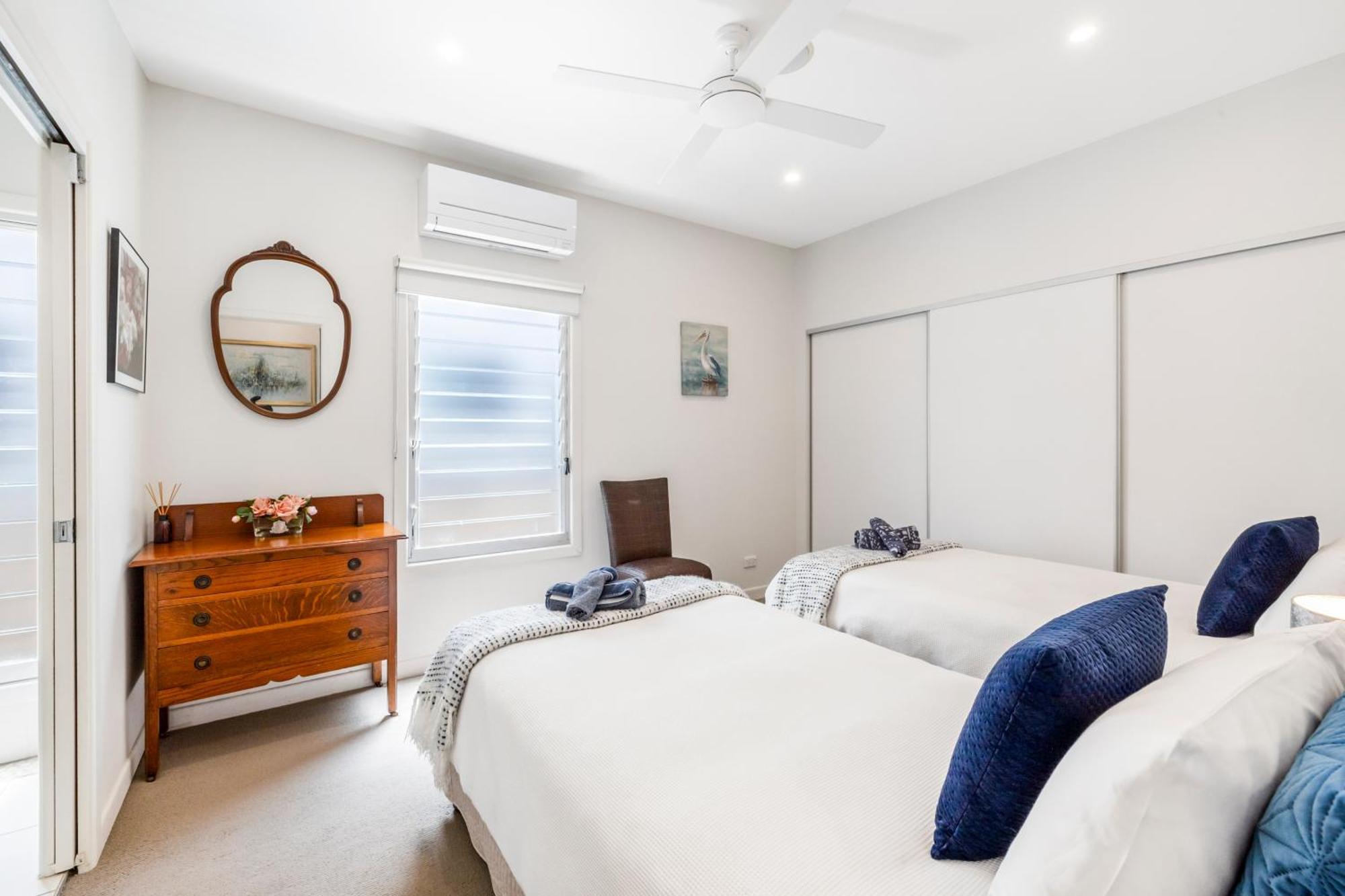 Apartment On Esplanade Own Flat & Pool, Manly Cafe Precinct