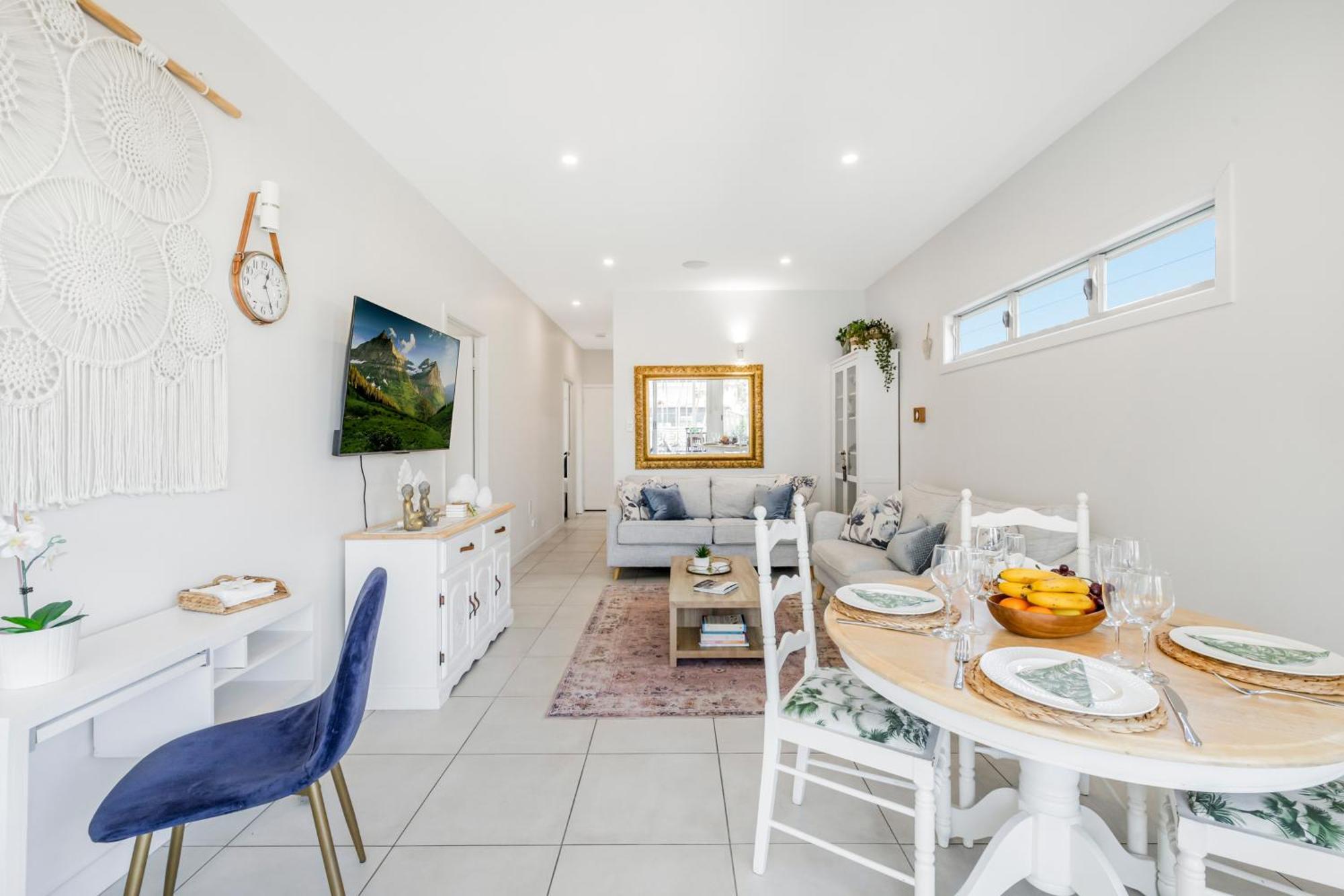 On Esplanade Own Flat & Pool, Manly Cafe Precinct Apartment